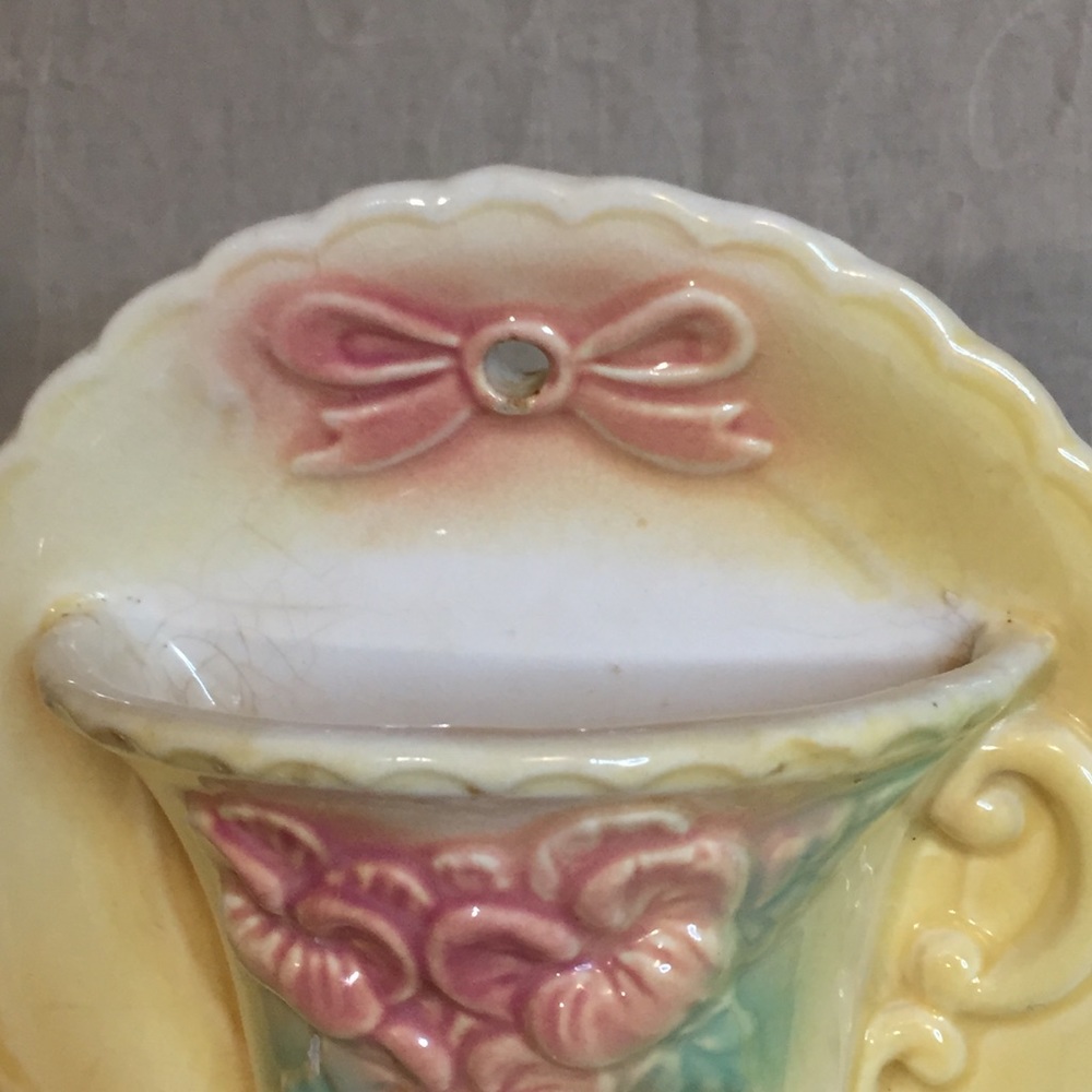 Vintage Hull Pottery USA Sunglow Tea Cup Wall Pocket - Picture 2 of 14